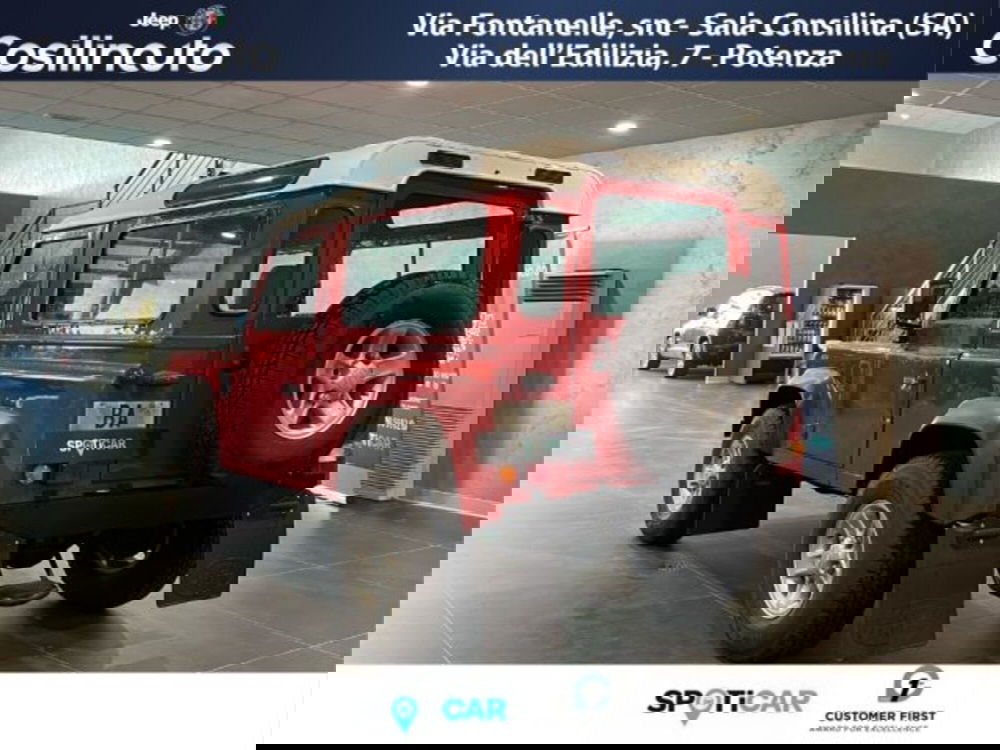 Land Rover Defender usata a Salerno (7)