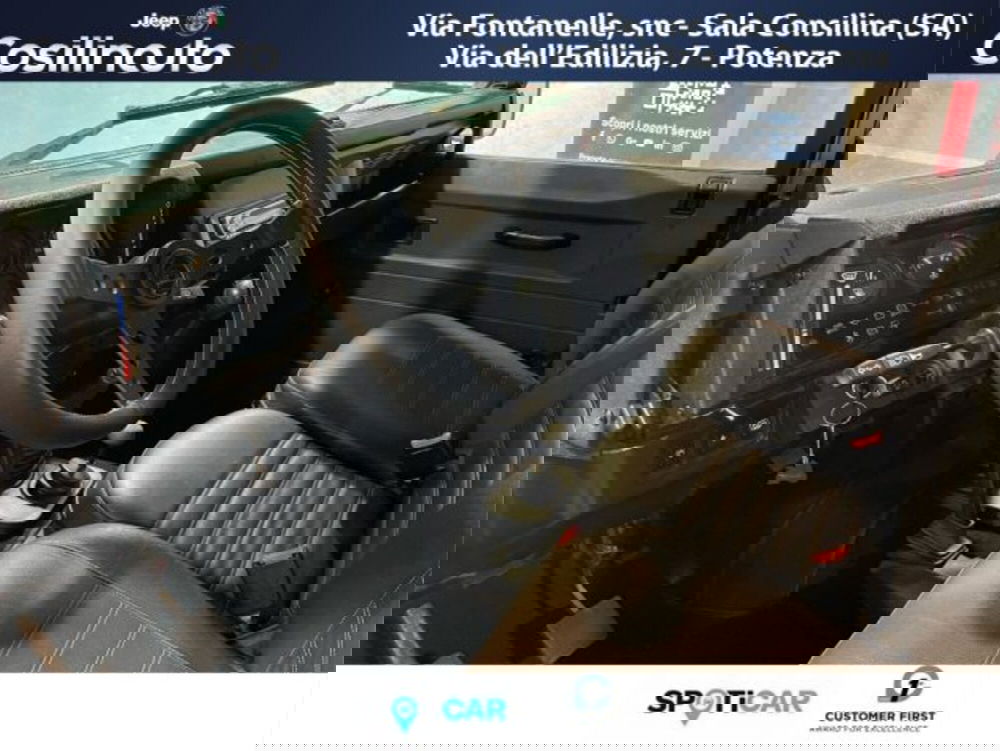 Land Rover Defender usata a Salerno (9)