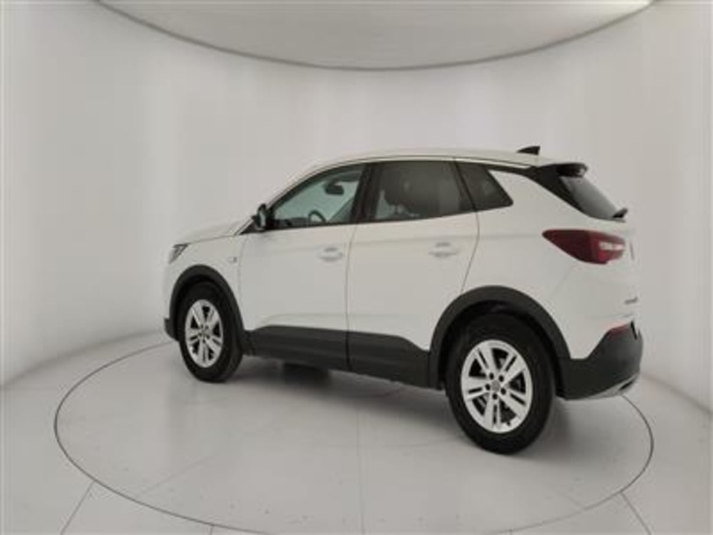 Opel Grandland X usata a Bari (4)