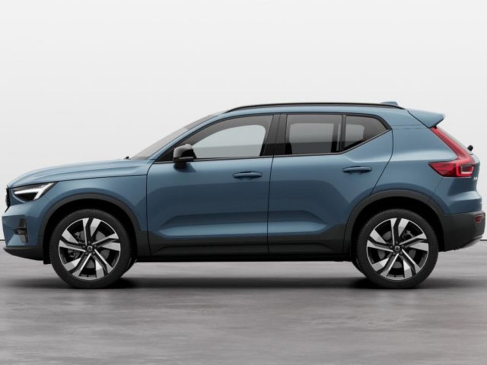 Volvo XC40 nuova a Modena (3)