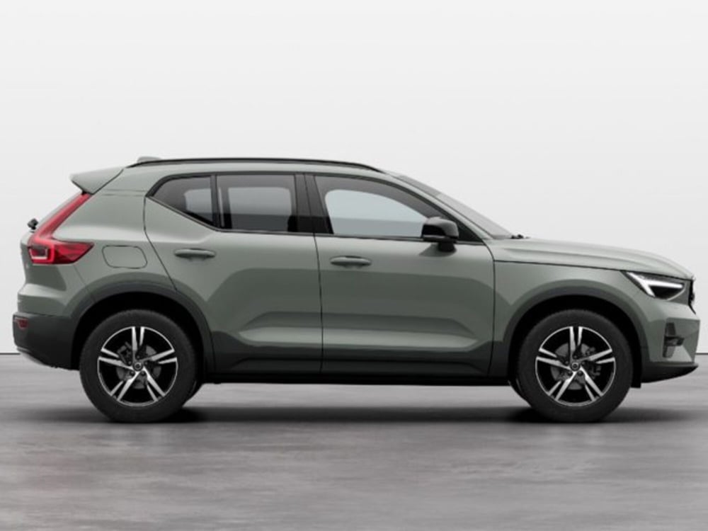 Volvo XC40 nuova a Modena (5)