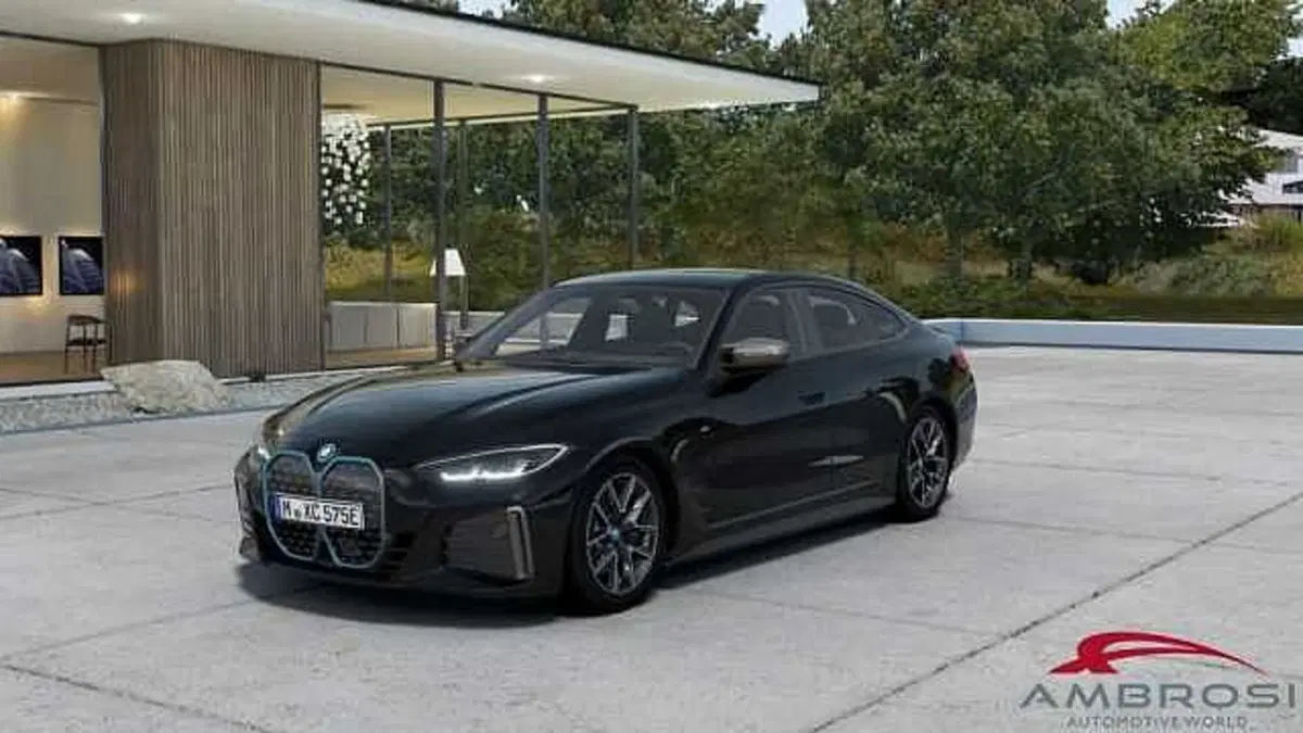 BMW i4 nuova a Viterbo