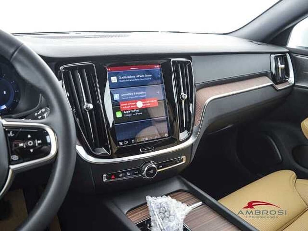 Volvo V60 Cross Country nuova a Perugia (19)