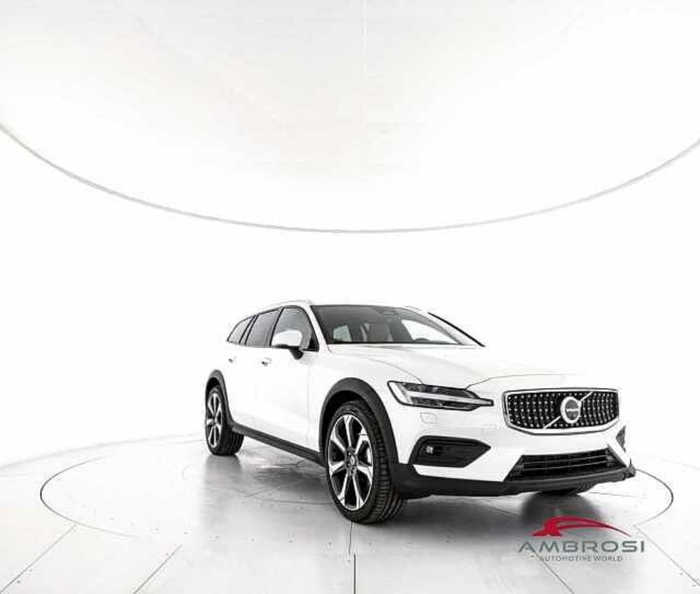 Volvo V60 Cross Country nuova a Viterbo (2)