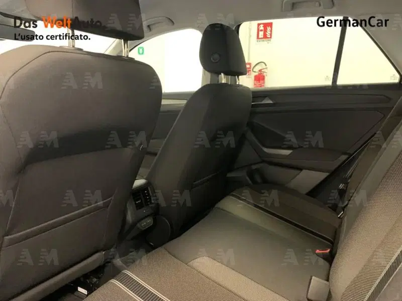 Volkswagen T-Roc nuova a Sassari (9)