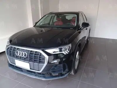 Audi Q3 2.0 TDI 150 CV S tronic Business del 2018 usata a Padova