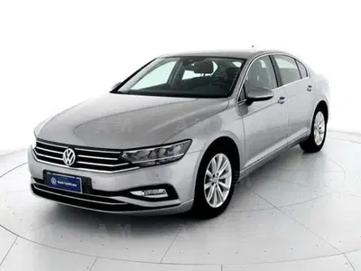 Volkswagen Passat 1.6 TDI SCR DSG Business BMT del 2020 usata a Padova