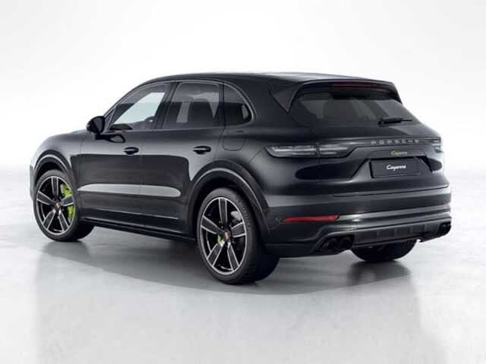 Porsche Cayenne nuova a Vicenza (3)