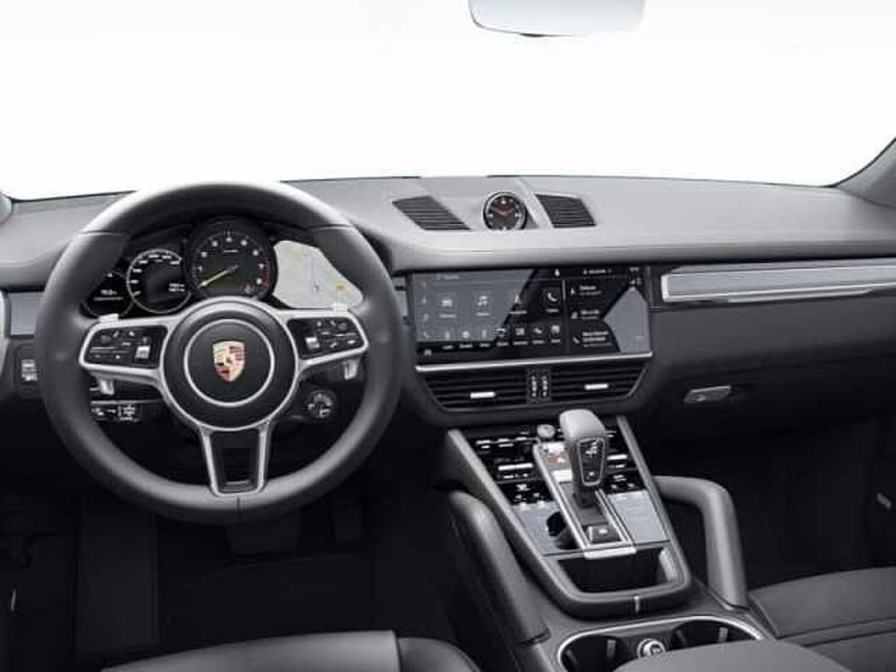 Porsche Cayenne nuova a Vicenza (5)