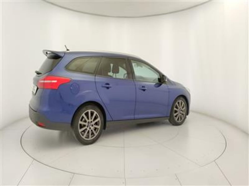 Ford Focus Station Wagon usata a Bari (8)