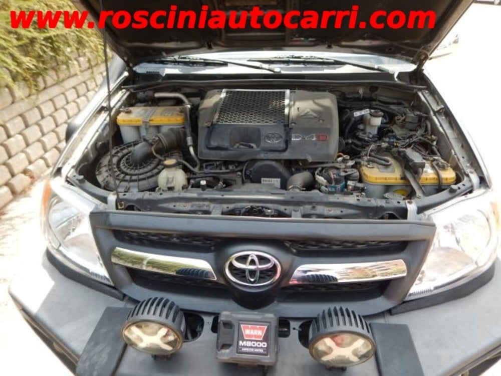 Toyota Hilux usata a Roma (5)