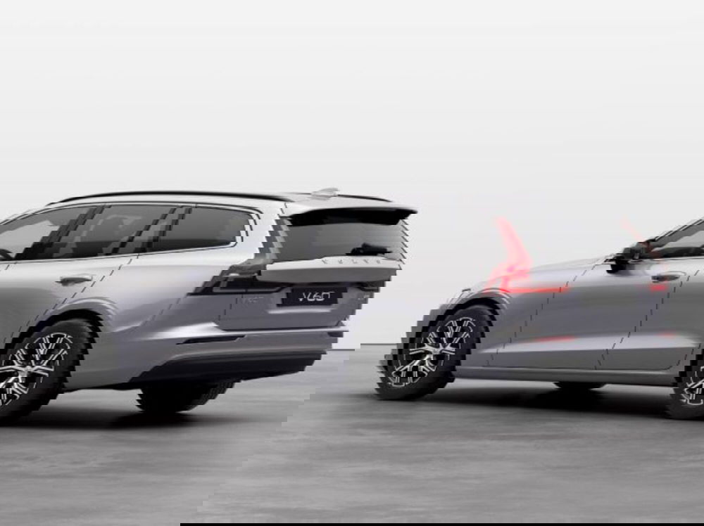 Volvo V60 nuova a Modena (4)