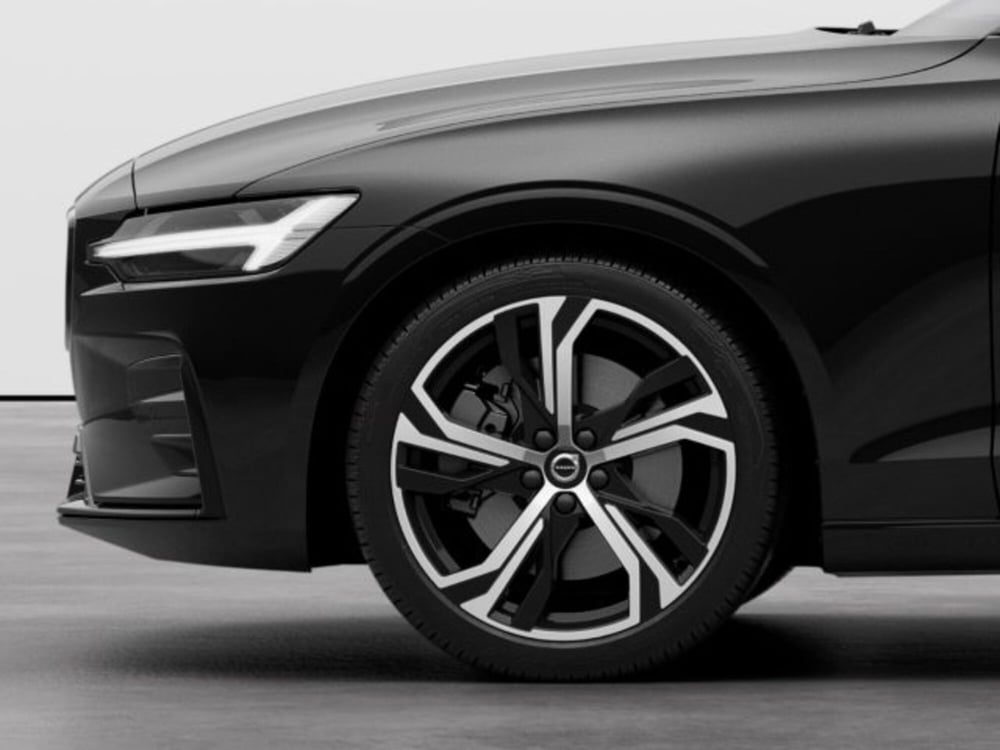 Volvo V60 nuova a Modena (8)