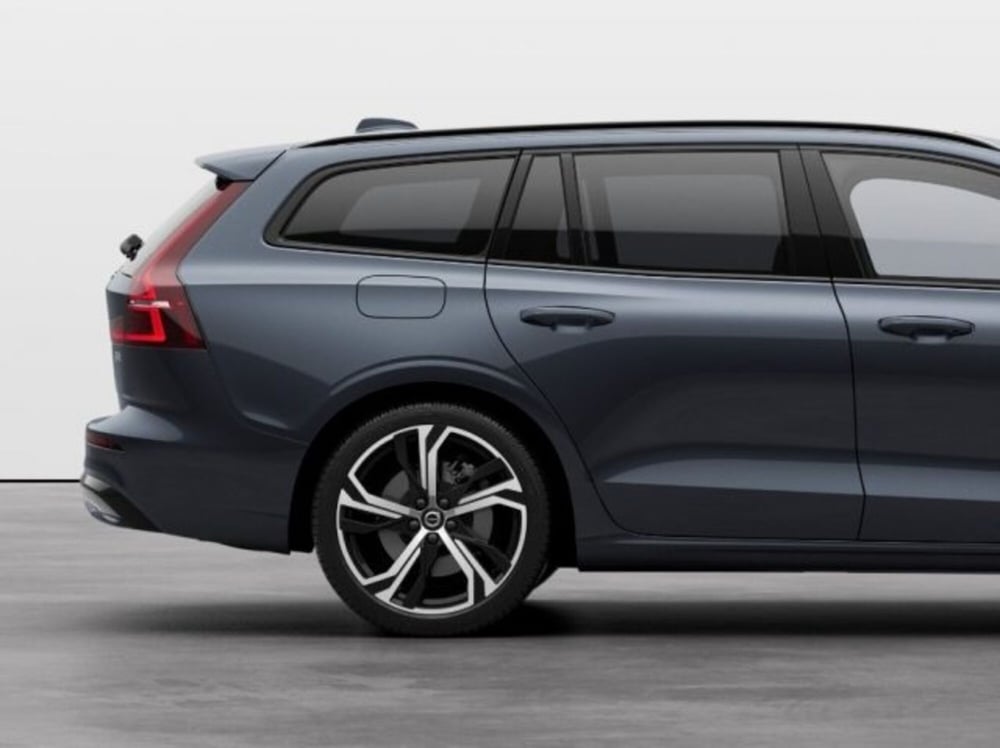 Volvo V60 nuova a Modena (6)