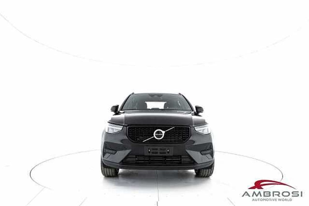 Volvo XC40 nuova a Viterbo (5)