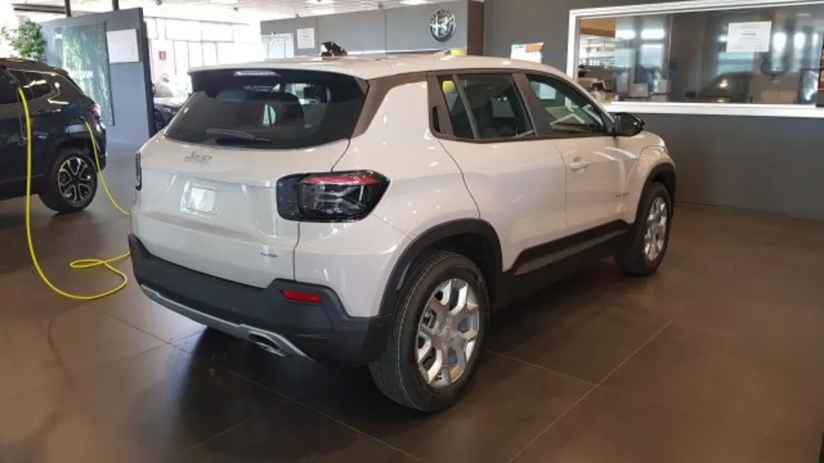 Jeep Avenger nuova a Modena (8)