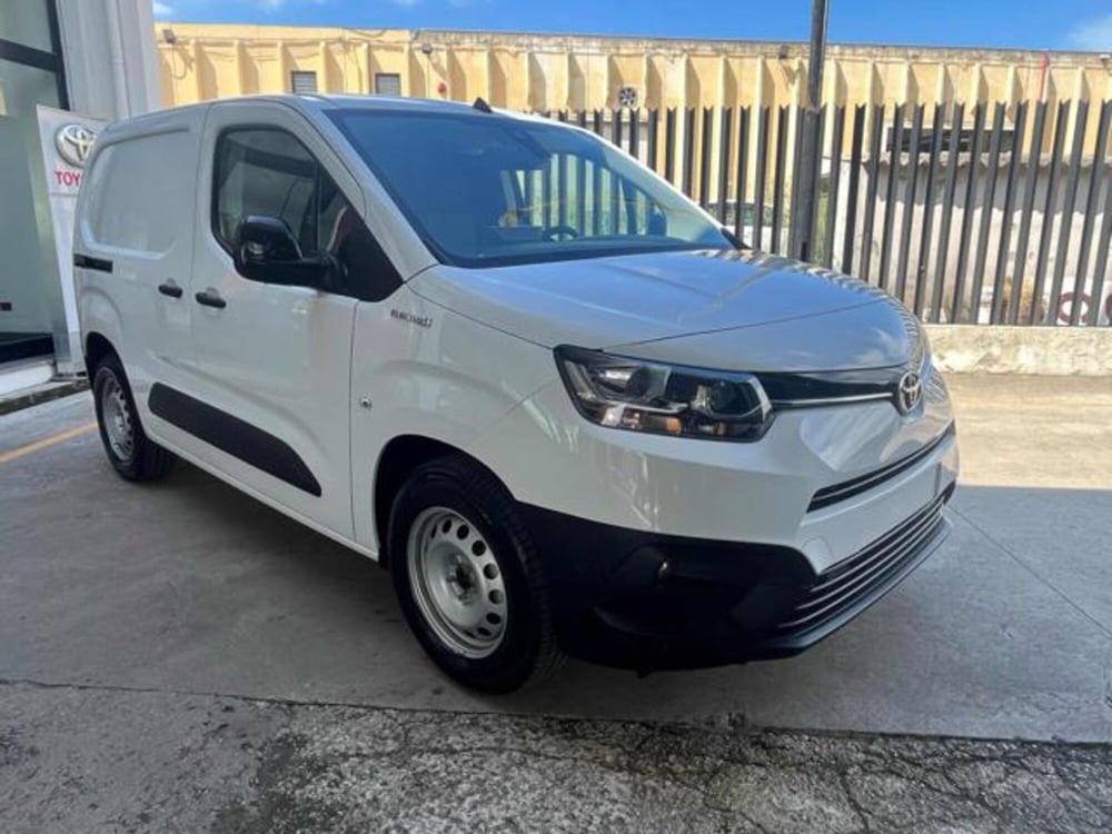 Toyota Proace nuova a Sassari (7)