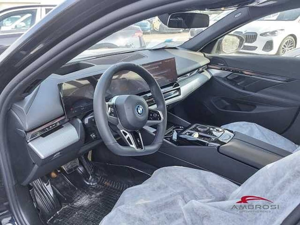 BMW i5 Touring nuova a Viterbo (7)