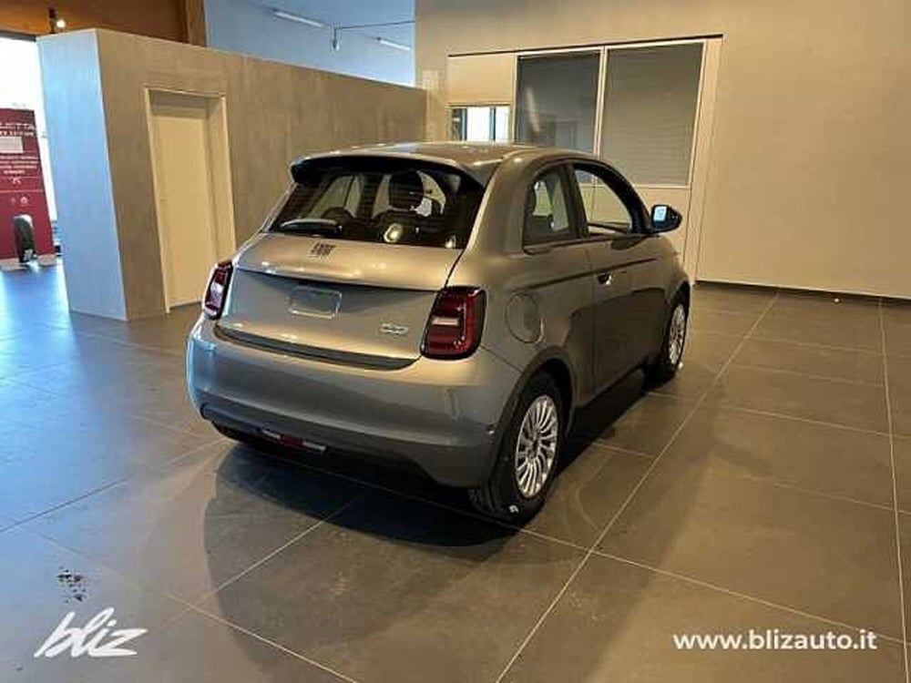 Fiat 500e Cabrio nuova a Udine (7)