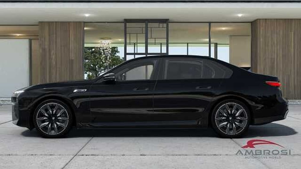 BMW i7 nuova a Viterbo (3)