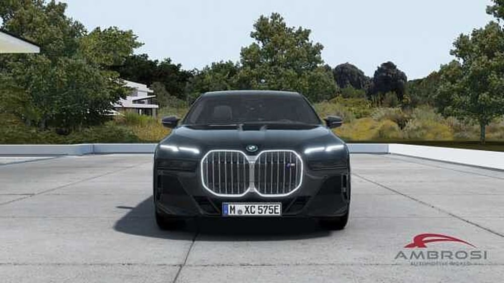 BMW i7 nuova a Viterbo (4)