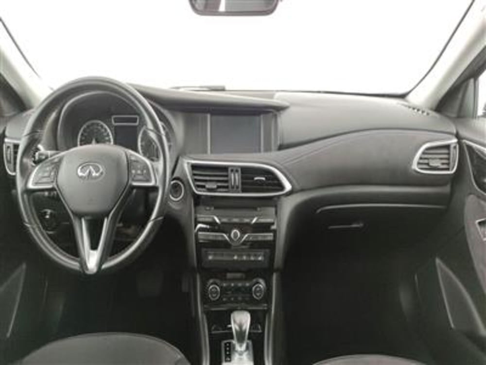 Infiniti Q30 usata a Bari (14)