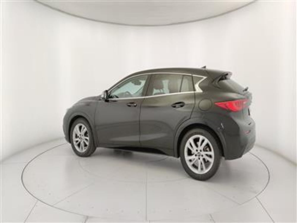 Infiniti Q30 usata a Bari (4)