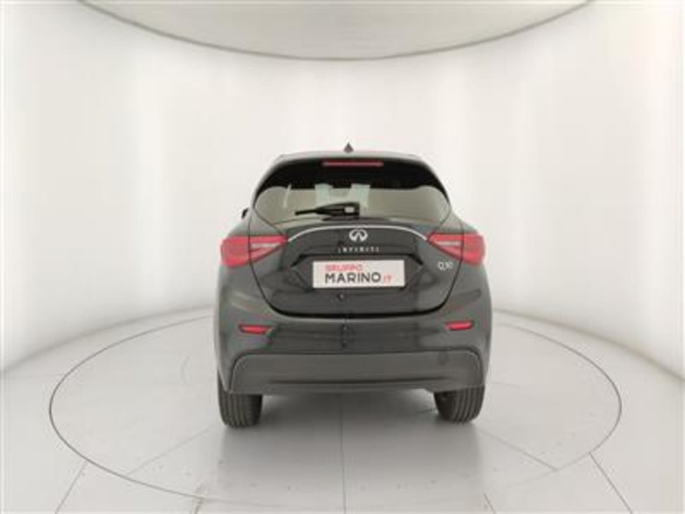 Infiniti Q30 usata a Bari (6)