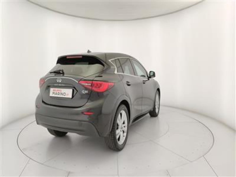 Infiniti Q30 usata a Bari (7)