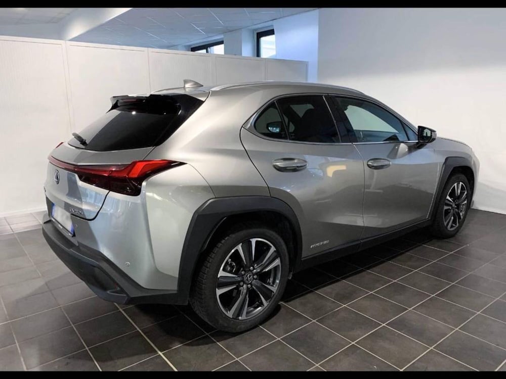 Lexus UX usata a Torino (3)