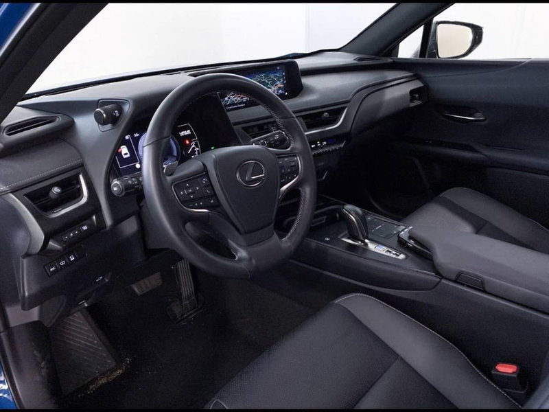 Lexus UX usata a Torino (8)