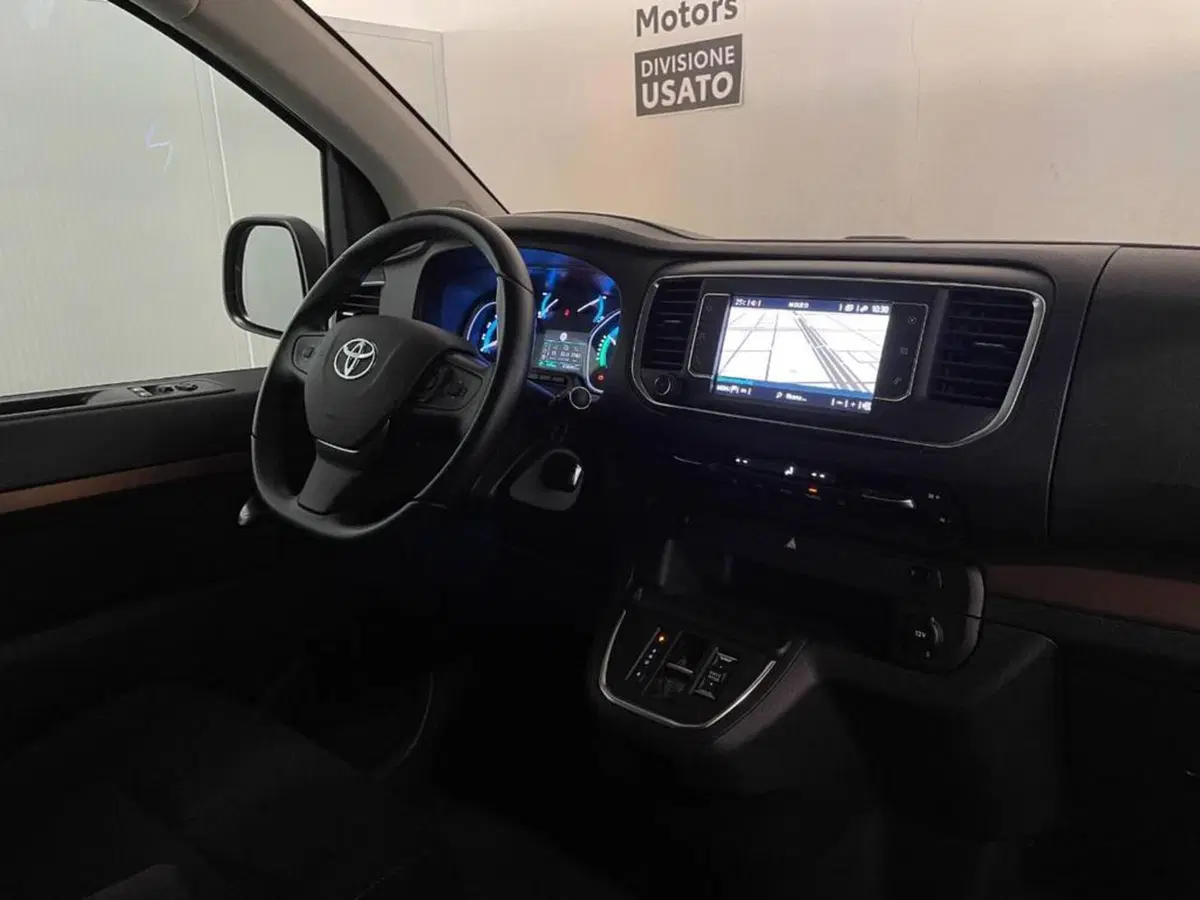 Toyota Proace Verso usata a Torino (11)