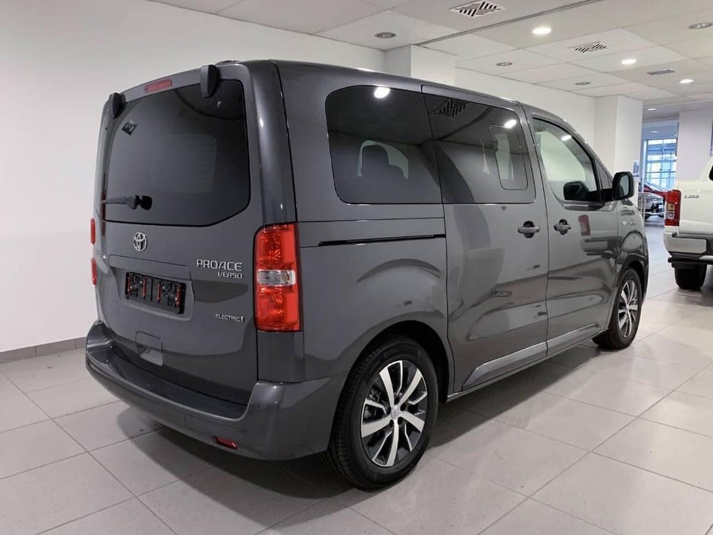 Toyota Proace Verso usata a Torino (4)