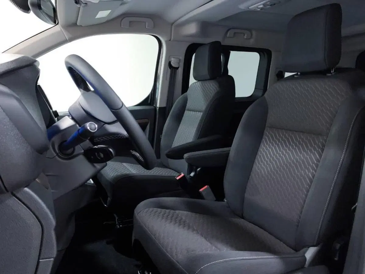 Toyota Proace Verso usata a Torino (13)