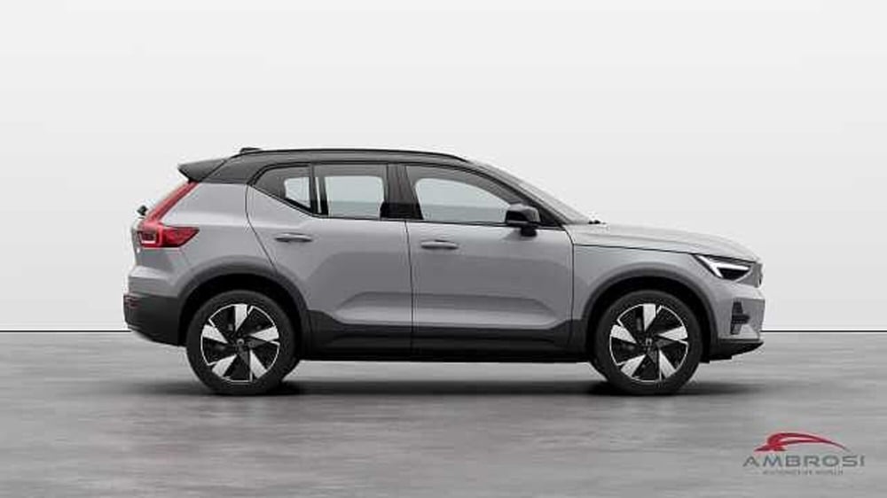 Volvo XC40 nuova a Viterbo (2)