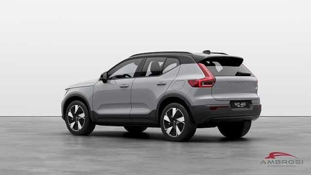 Volvo XC40 nuova a Viterbo (3)