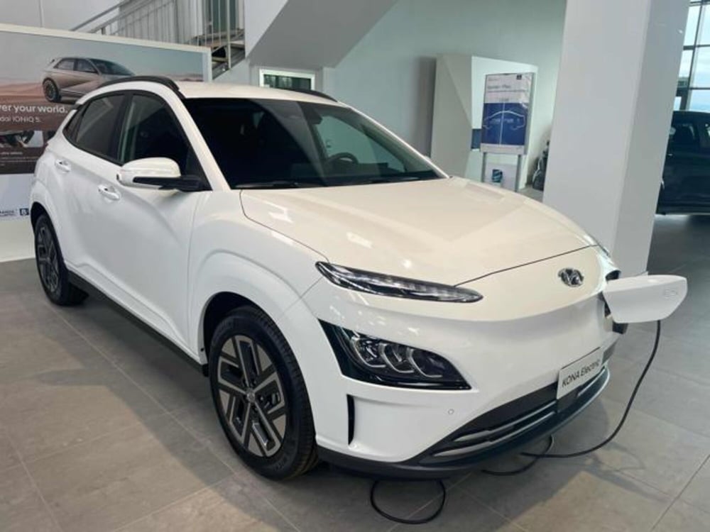 Hyundai Kona nuova a Pesaro-Urbino