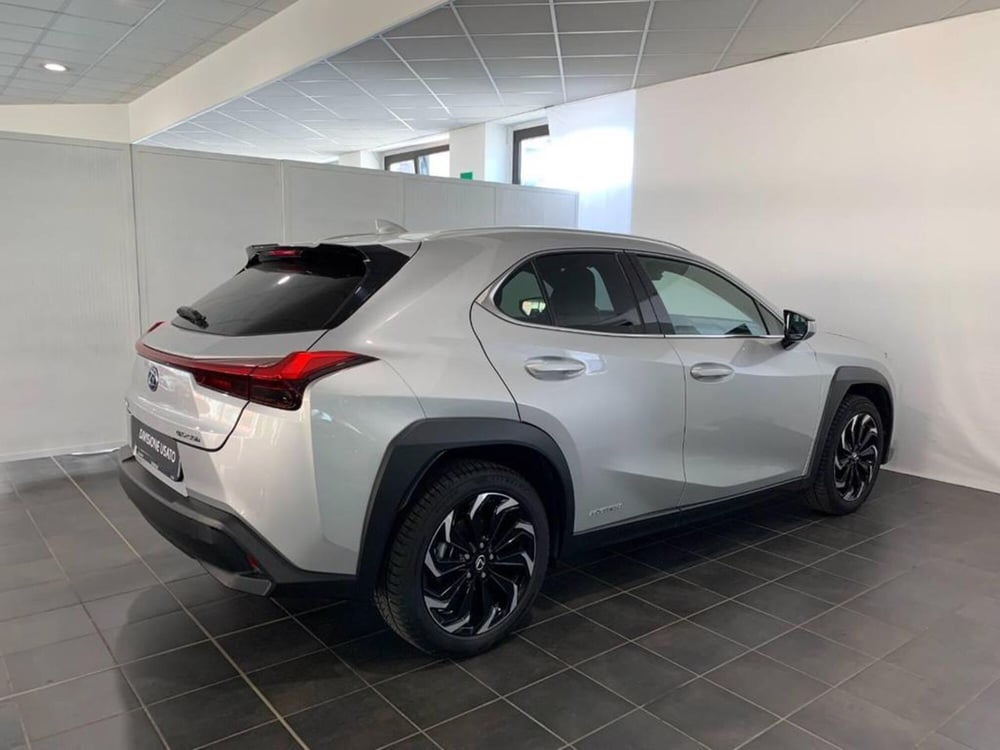 Lexus UX usata a Torino (4)