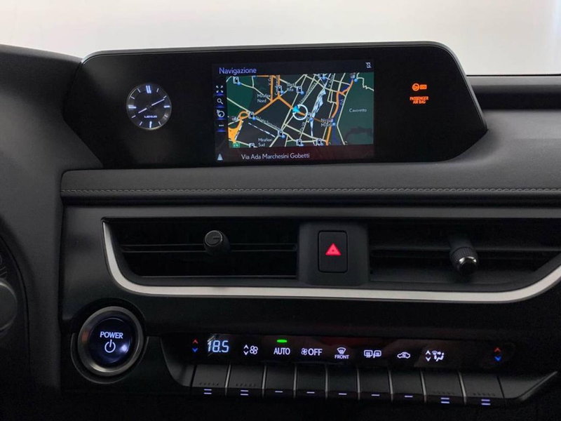 Lexus UX usata a Torino (8)