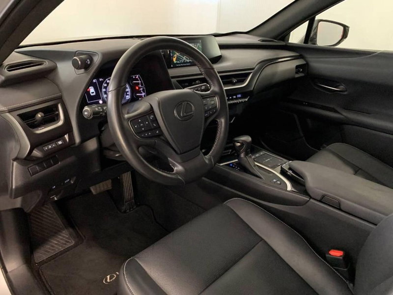 Lexus UX usata a Torino (10)