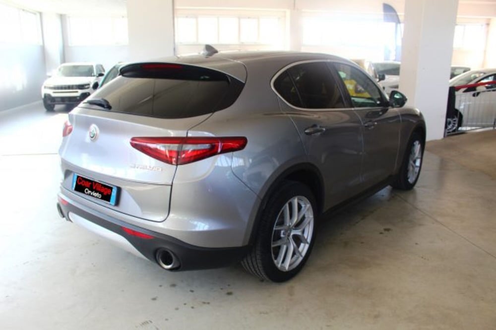 Alfa Romeo Stelvio usata a Terni (4)