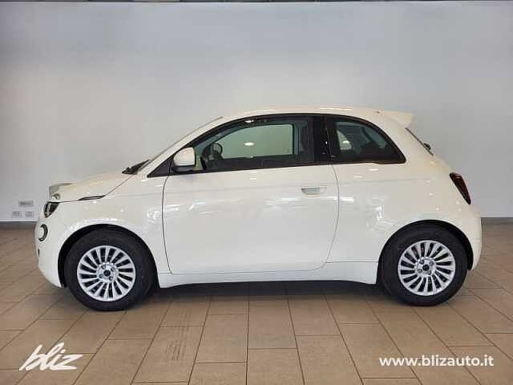 Fiat 500e nuova a Udine (2)