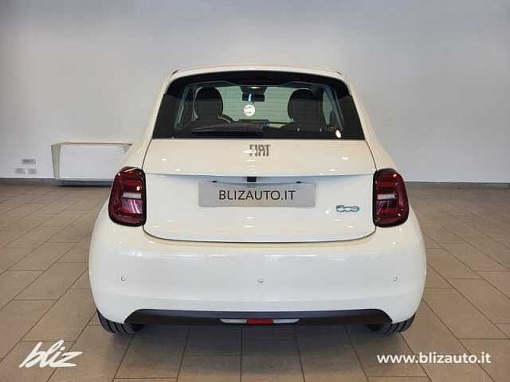 Fiat 500e nuova a Udine (4)