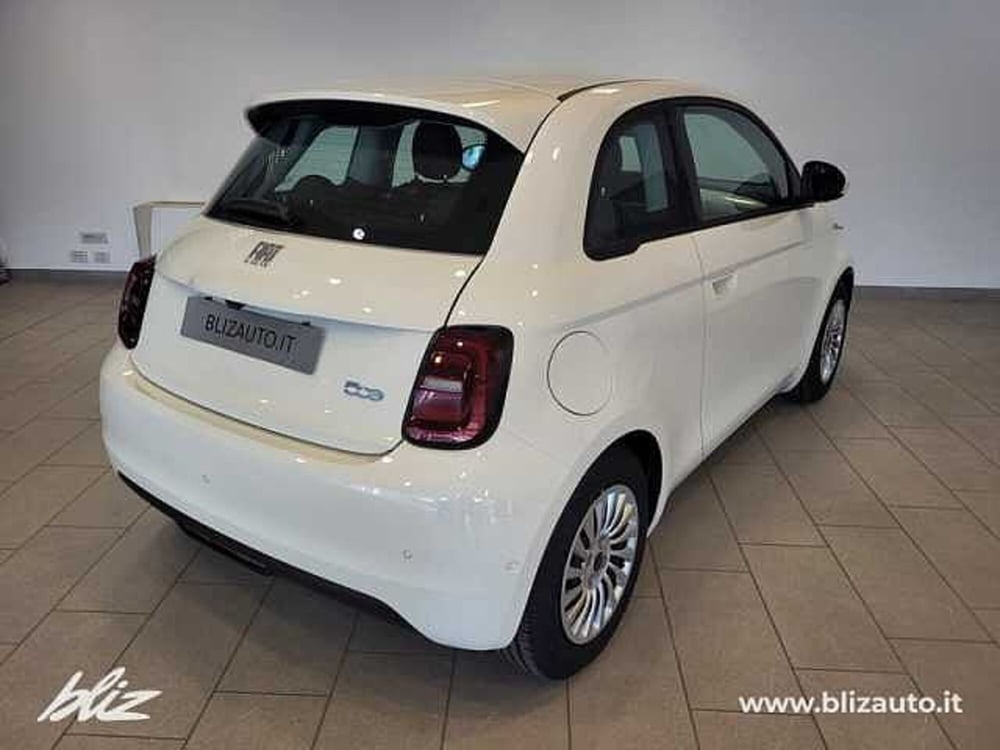 Fiat 500e nuova a Udine (5)