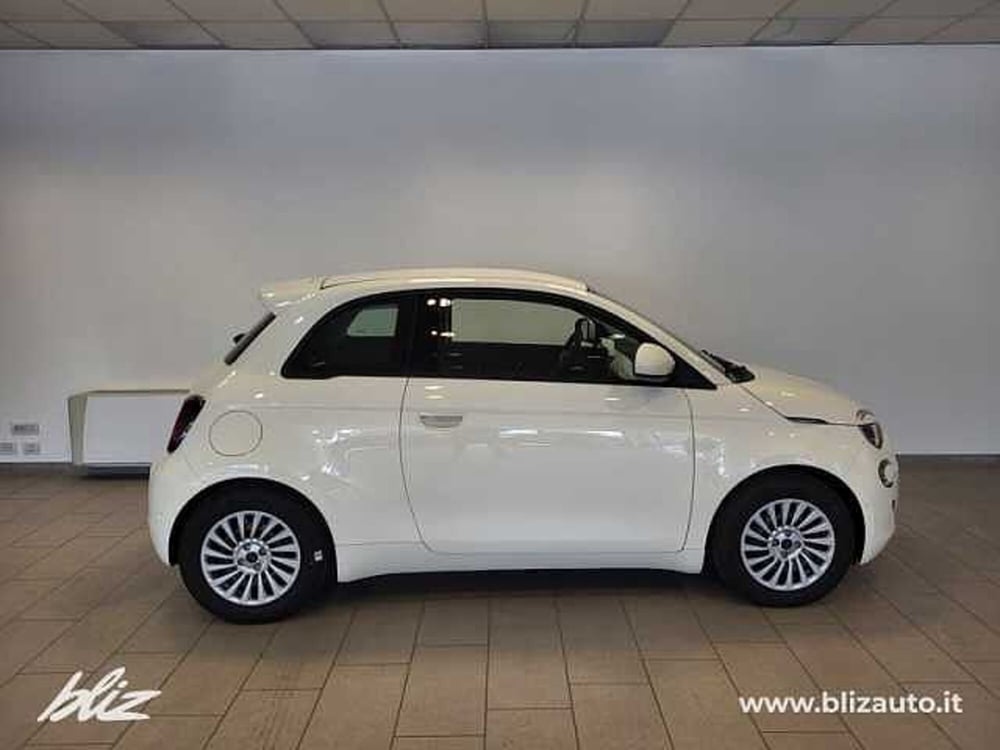 Fiat 500e nuova a Udine (6)