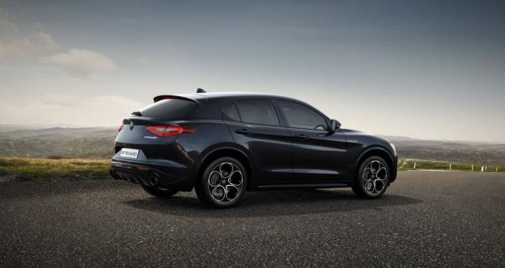 Alfa Romeo Stelvio nuova a Perugia (3)