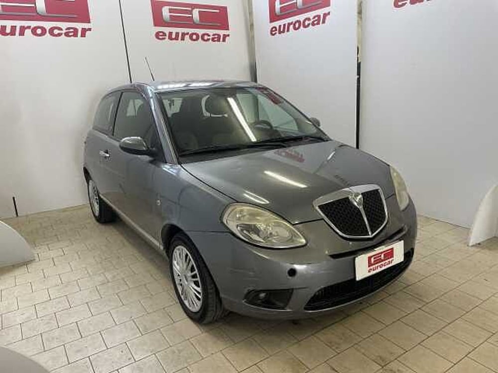 Lancia Ypsilon usata a Napoli (3)