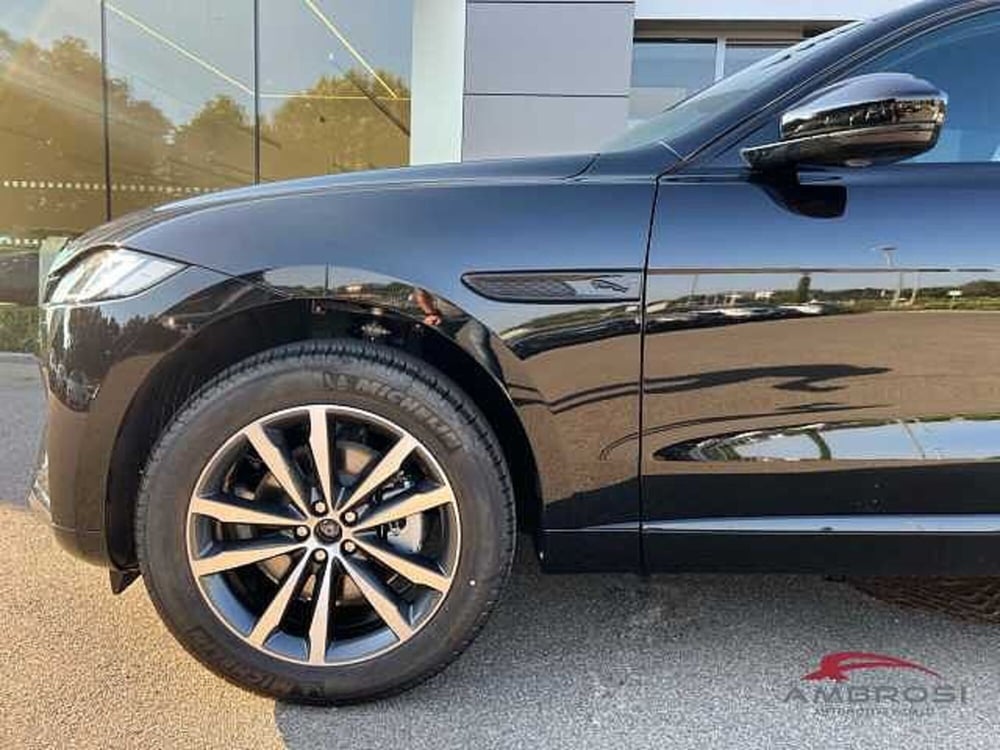 Jaguar F-Pace nuova a Viterbo (6)