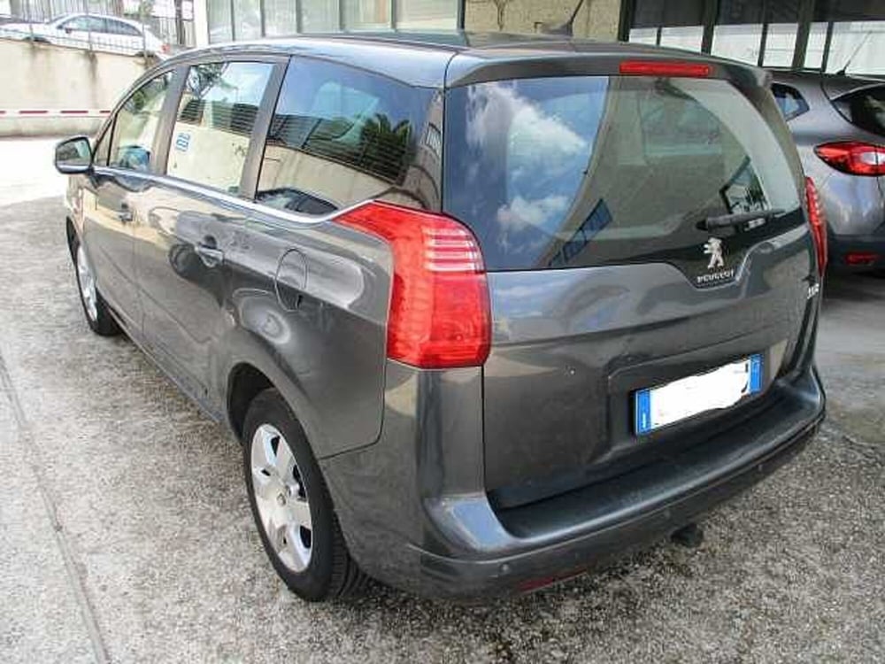 Peugeot 5008 usata a Roma (18)