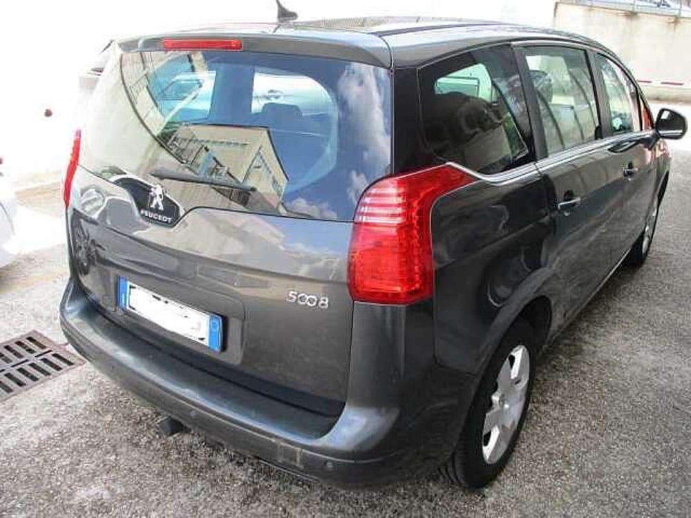 Peugeot 5008 usata a Roma (2)